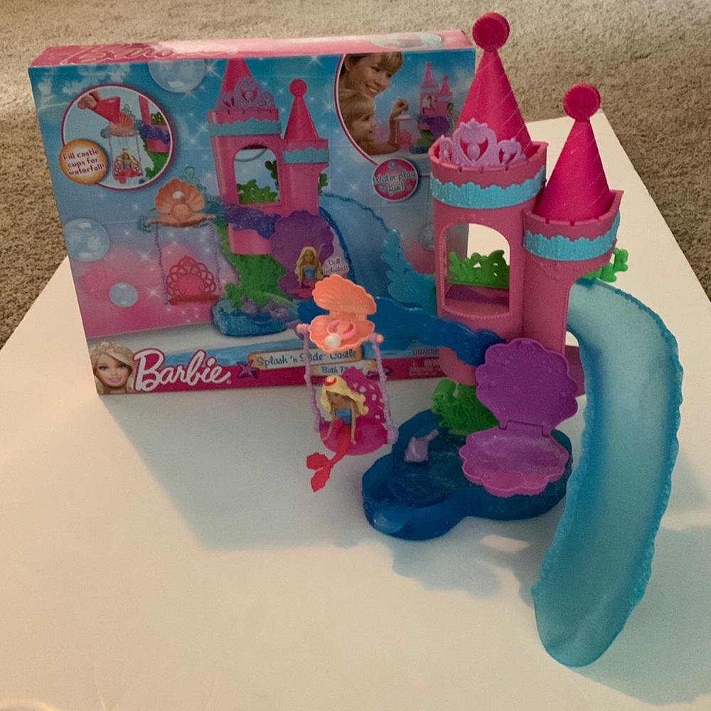 Barbie splash and slide Castle Bath playset